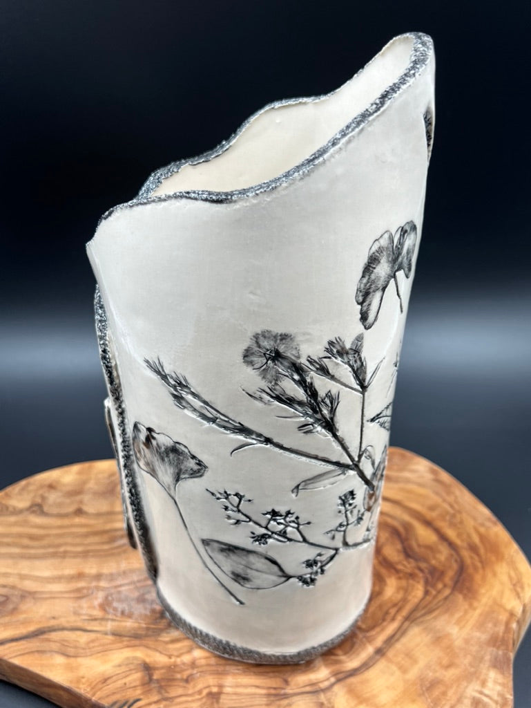 Black floral / gingko vase, black rim