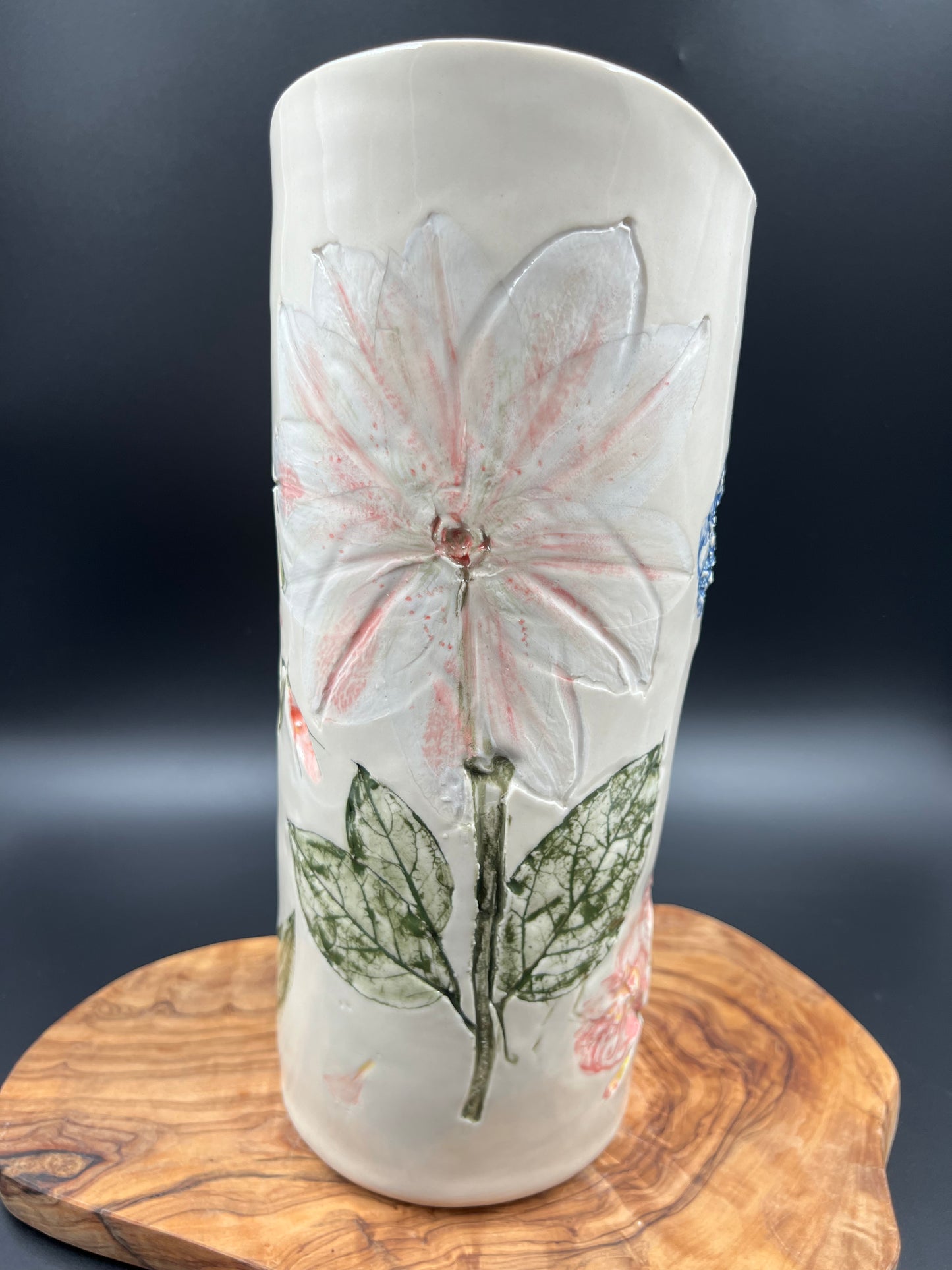 Color floral vase with flower at lip, tall