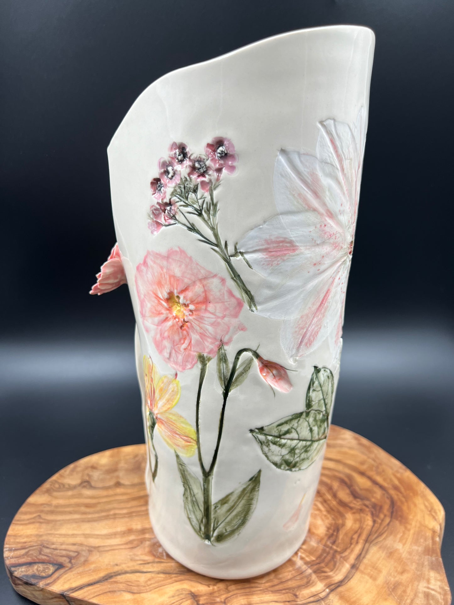 Color floral vase with flower at lip, tall