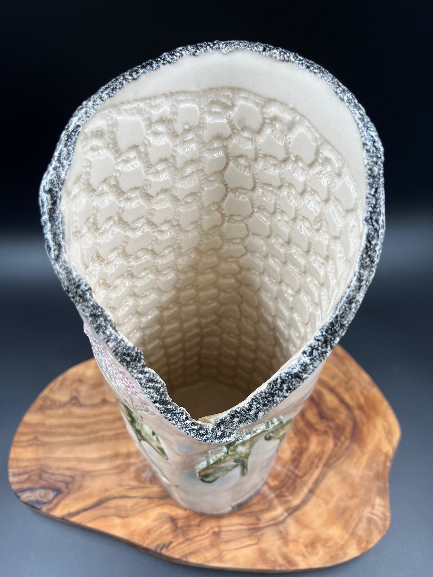 Color floral vase, black rim, tall