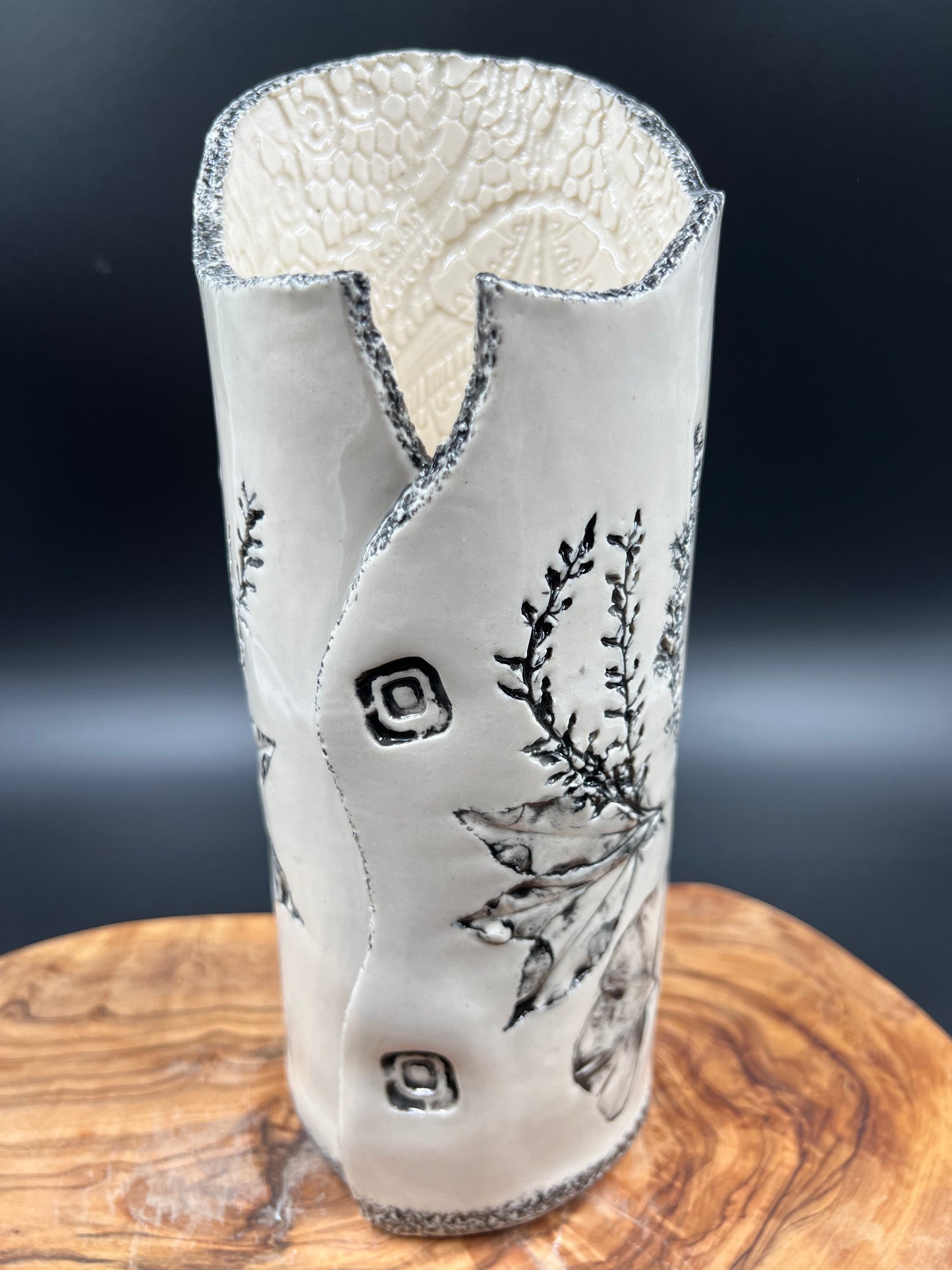 Black floral / gingko vase, black rim