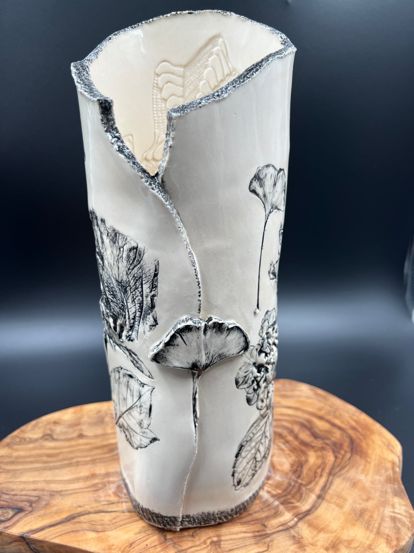 Black floral / gingko vase, black rim