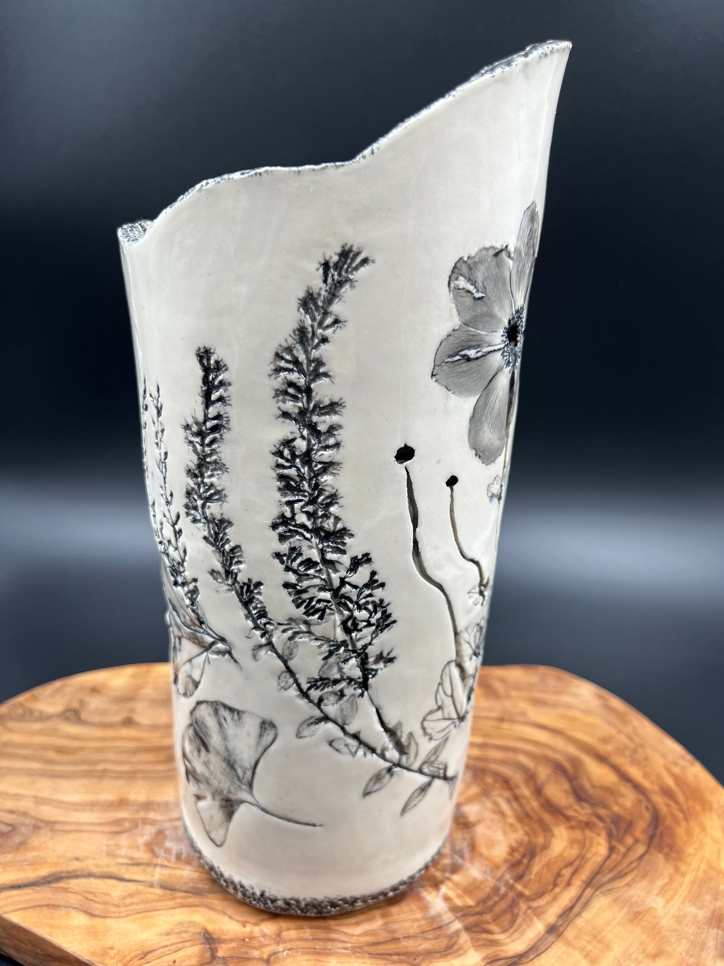 Black floral / gingko vase, black rim