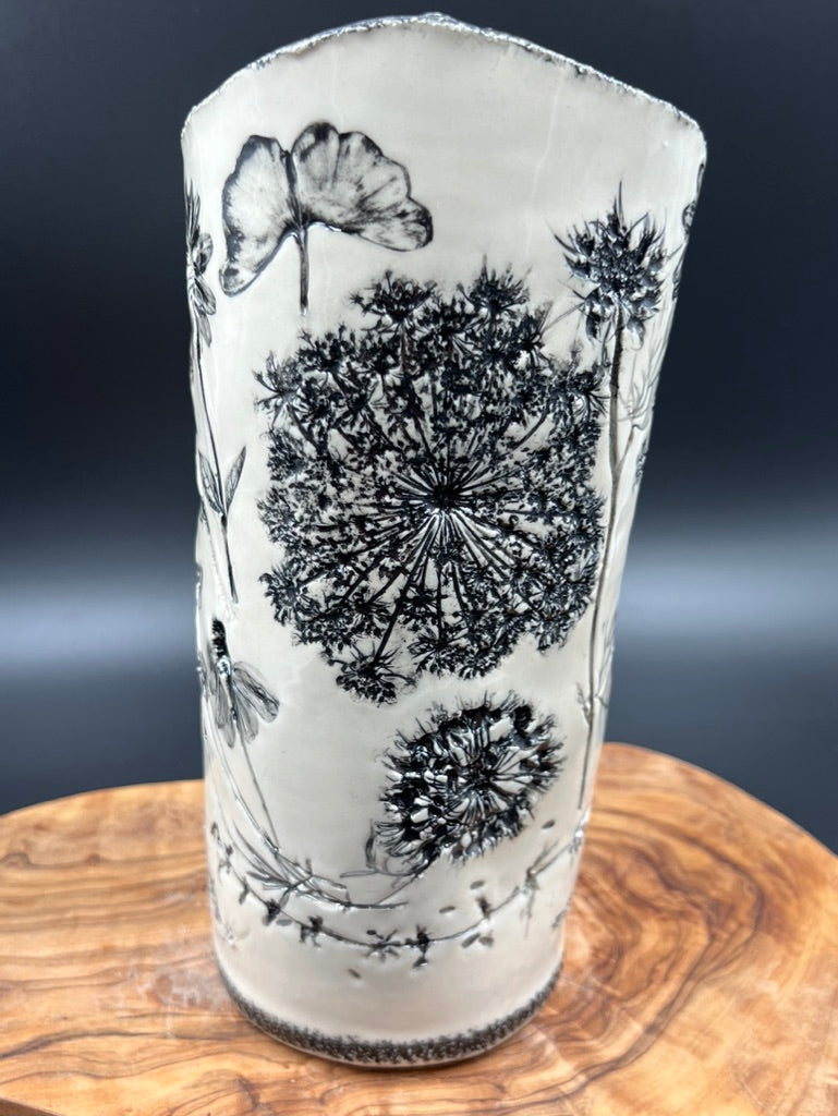 Black floral / gingko vase, black rim