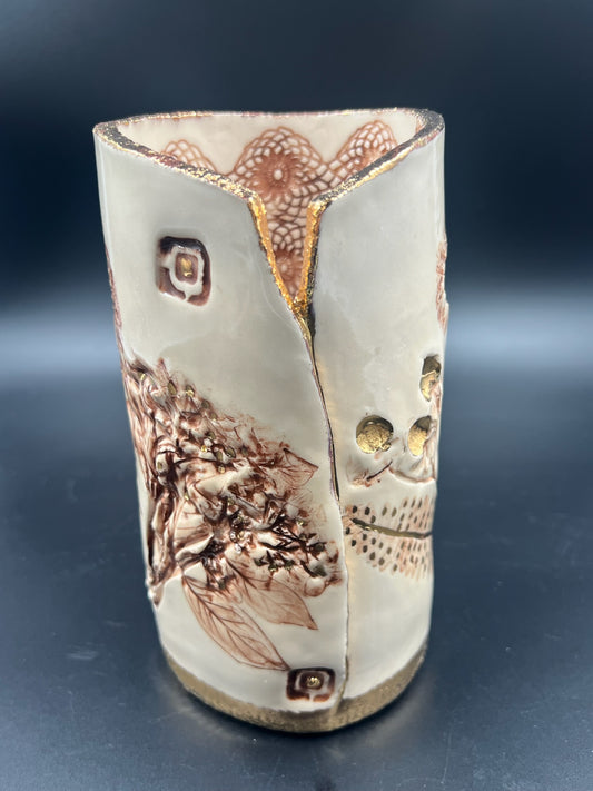 Sepia floral lace vase with gold rim